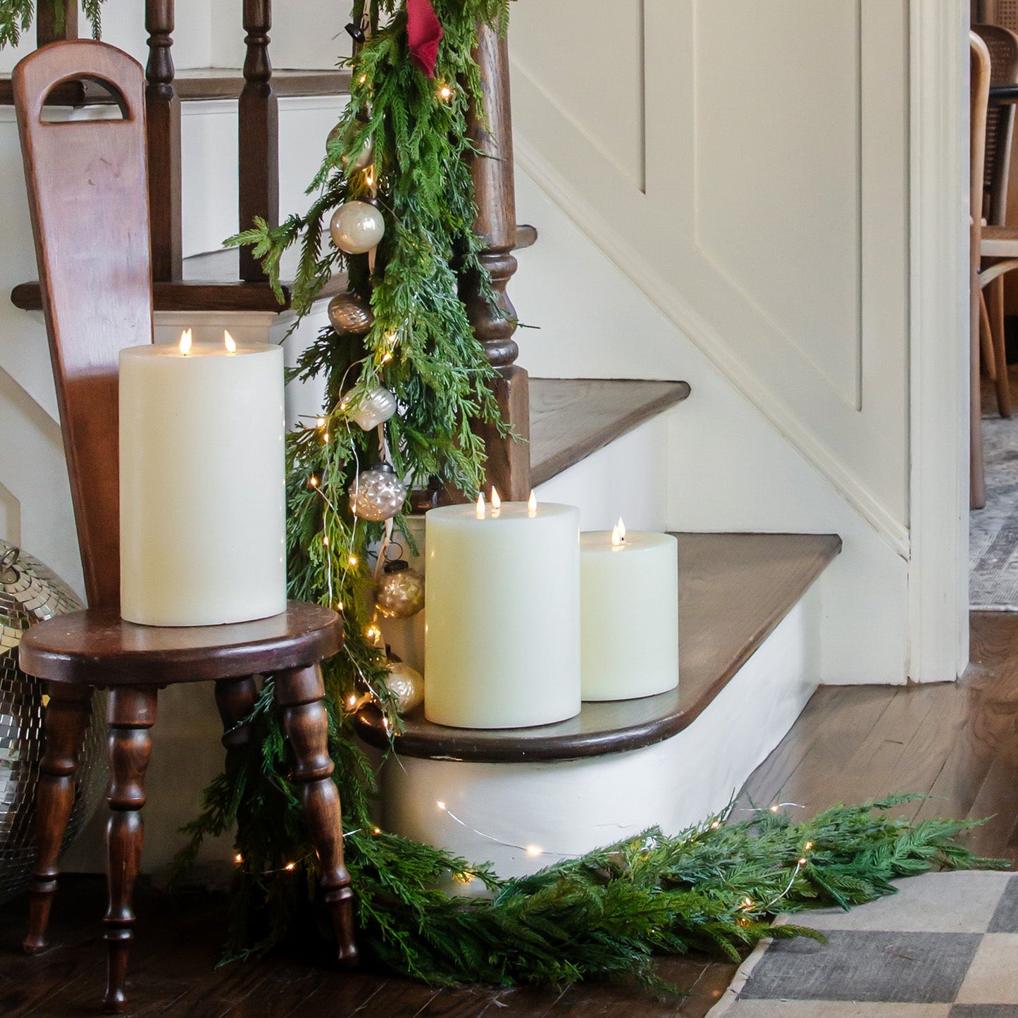 Decor Hut| Lush Evergreen Garland with 100 LEDs
